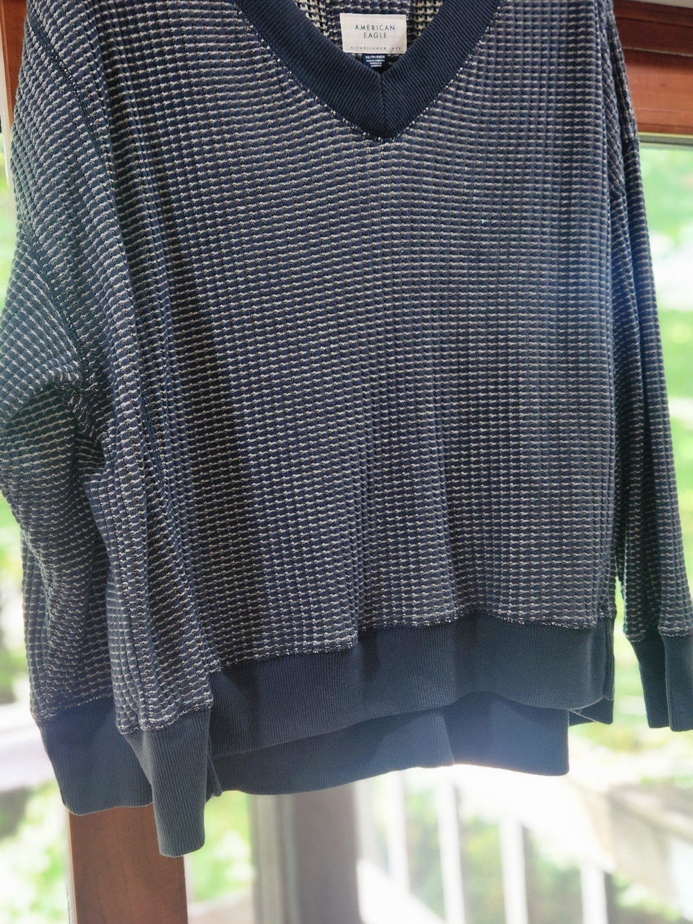 AE Women's Vneck Sweater